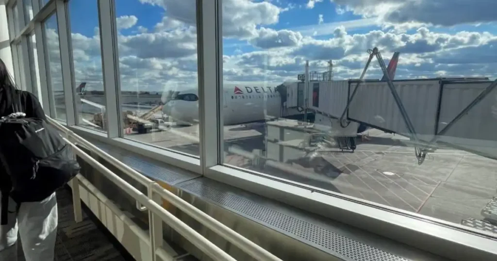 ミネアポリス空港の窓から見た景色